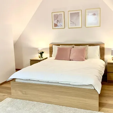 Dwupietrowy Apartament Z Dwoma Pokojami I Darmowym Parkingiem W Centrum Klodzka