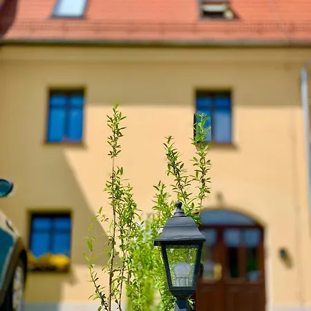 Dwupietrowy Apartament Z Dwoma Pokojami I Darmowym Parkingiem W Centrum Klodzka *